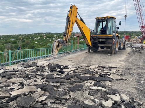 В Ростовской области на автомагистрали М-4 «Дон» ведутся работы по демонтажу старого моста через р. Северский Донец (правый) на км 930+788 - изображение 8
